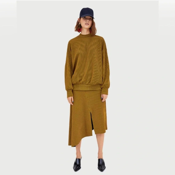 Zara Trafaluc Jaquard Blouse and Asymmetrical Skirt Set | Small - Picture 2 of 9